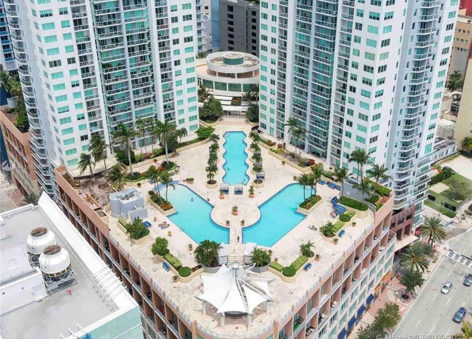 Resort And Luxurious Living In Downtown マイアミ エクステリア 写真